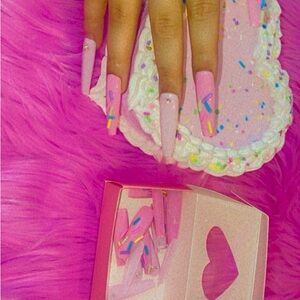 Pink press on nails
